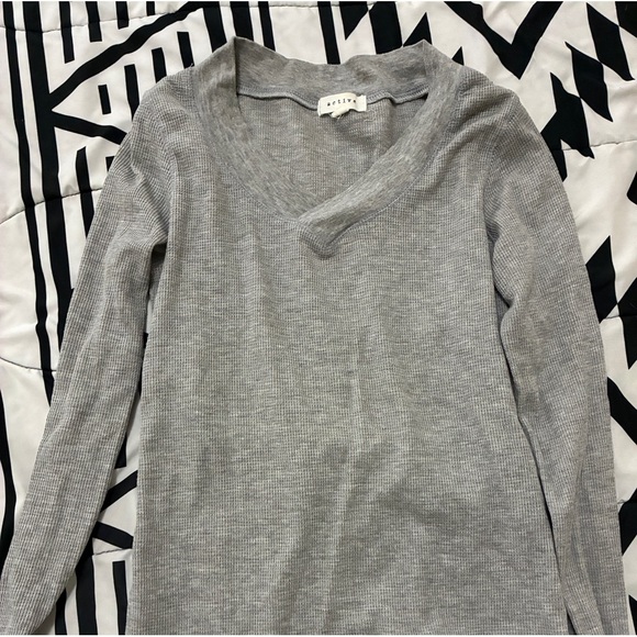 active Tops - V neck long sleeve